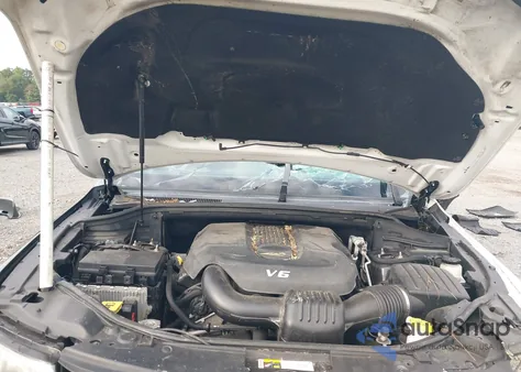 2014 Jeep Grand Cherokee Laredo z USA, uszkodzony, nr VIN 1C4RJFAG3EC471651